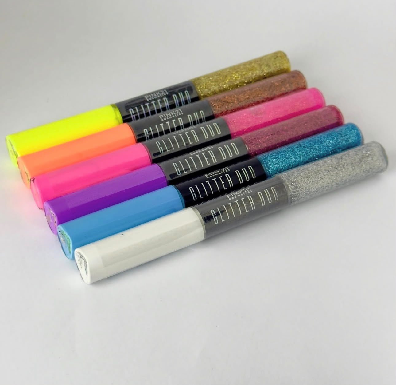 DELINEADOR COM GLITTER